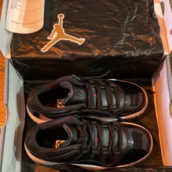 Jordan Retro 11 Low “72-10” size YOUTH 5 / W 6.5 - Picture 2 of 7